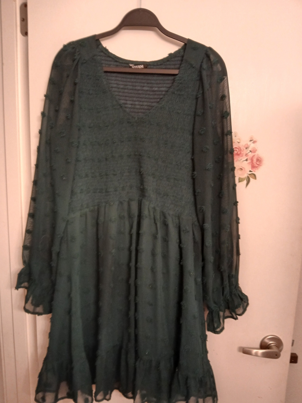 Smocked V-Neck Chiffon Shirt in Deep Green Size Xl